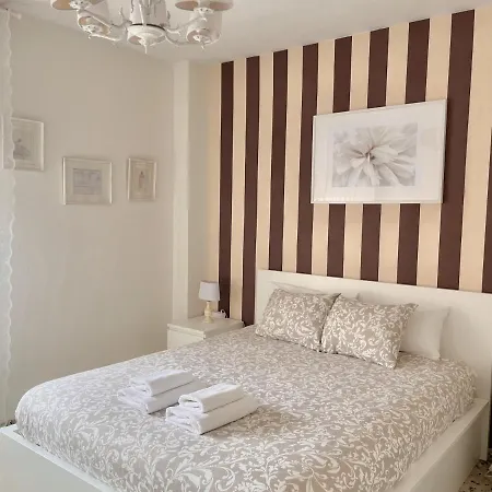 En Capital Centrico Con Garaje Roberto Apartamento